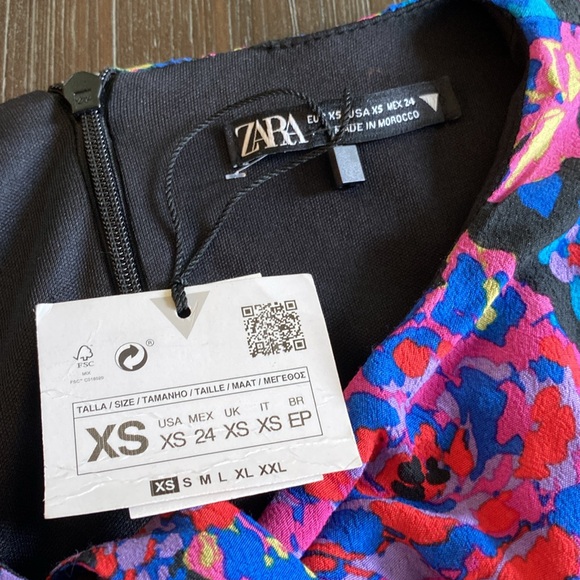 Zara ladies dress made in Morocco in size extra small, gorgeous floral. - Picture 3 of 12